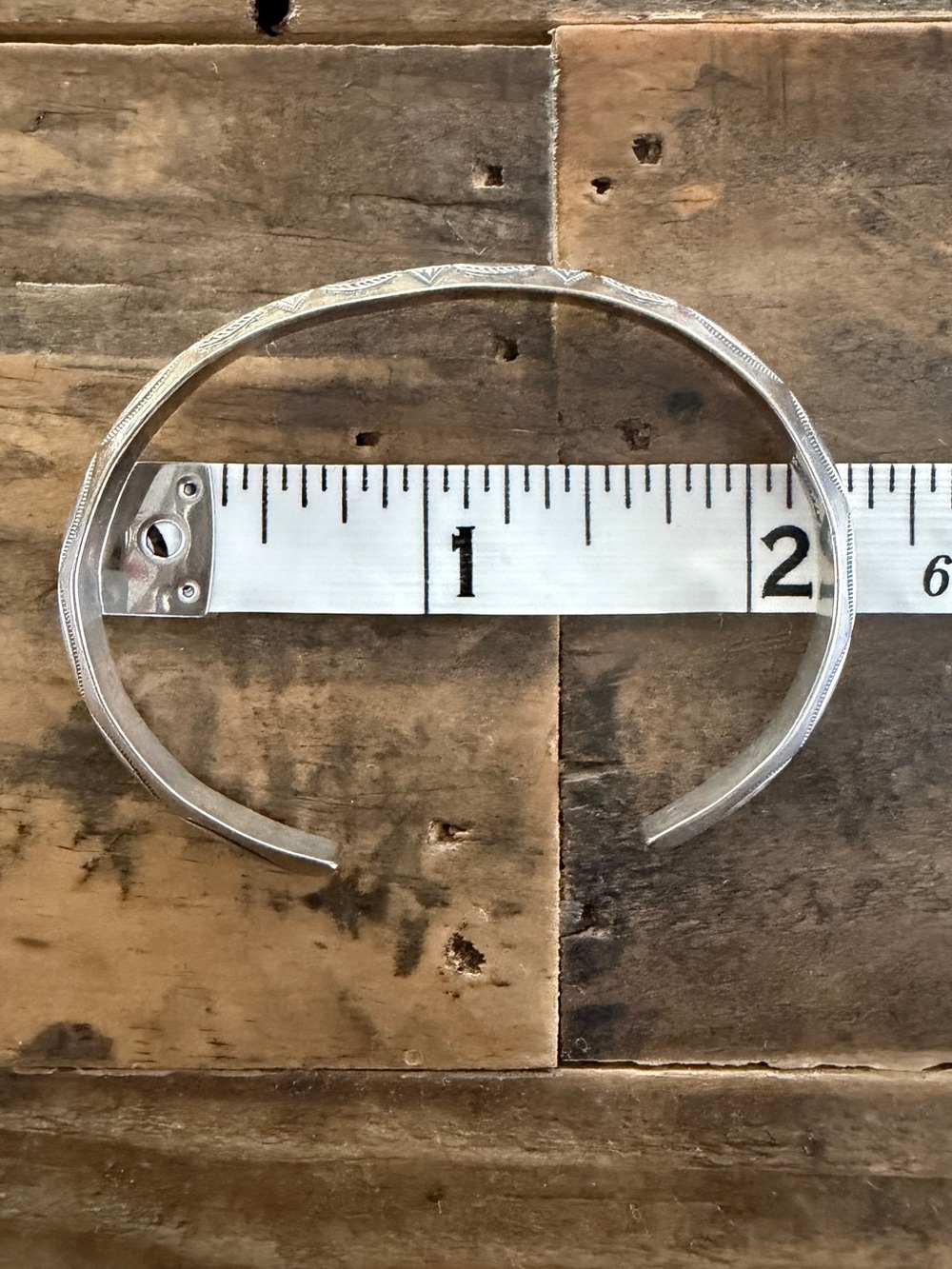 Vintage Native Navajo Carinated Stamped Sterling Silver Bracelet Cuff - Picture 6 of 7